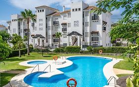 11 Modern Apt With Sea Views, Two Poolareas, Close To Parks & Beaches Manilva